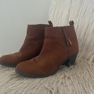 Forever 21 brown suede booties (Size 8.5)